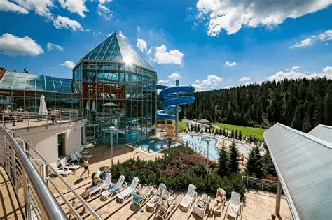 Panoramiczne baseny termalne przy Hotelu Bukovina