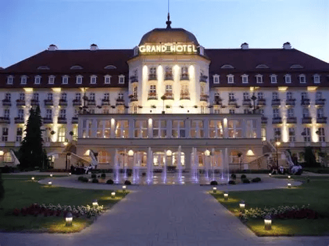Sofitel Grand Sopot – hotel przy plaży z widokiem na morze Bałtyckie